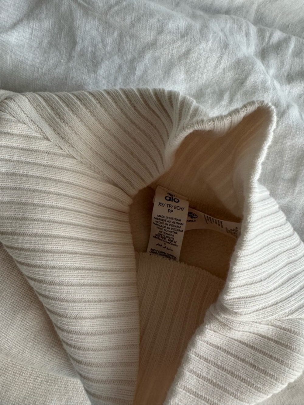 ALO Yoga Cream Cropped Ribbed Turtleneck Sweater - Picture 3 of 5